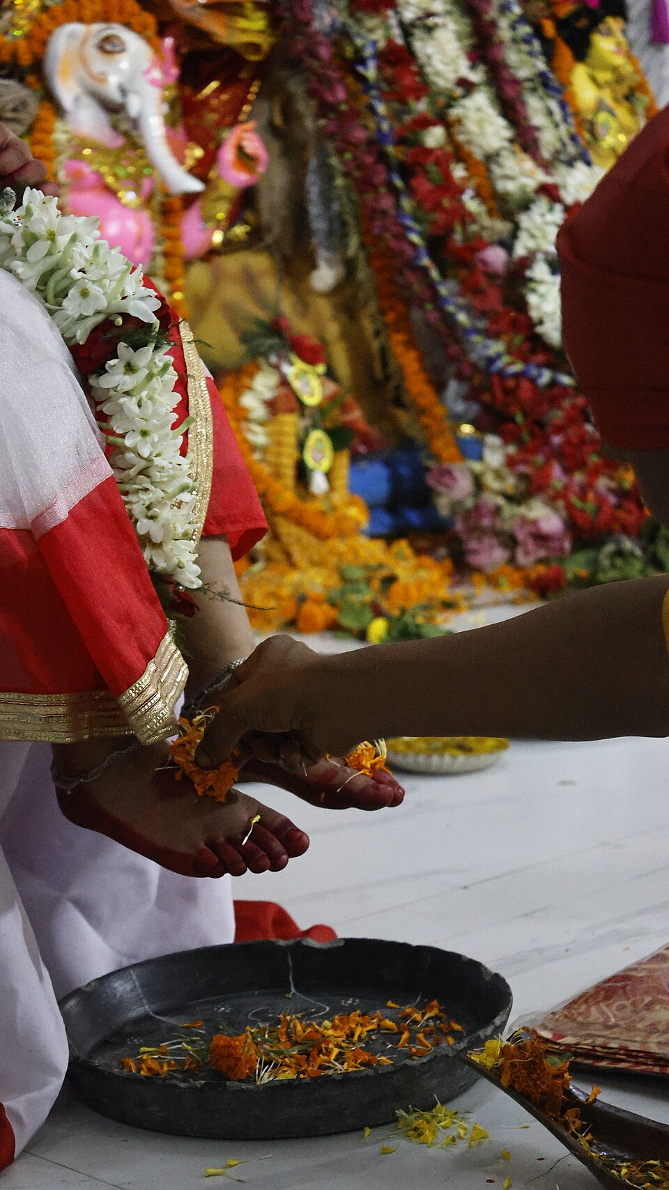 Shukravar Vrat for Santoshi Mata and Lakshmi: A Comprehensive Guide