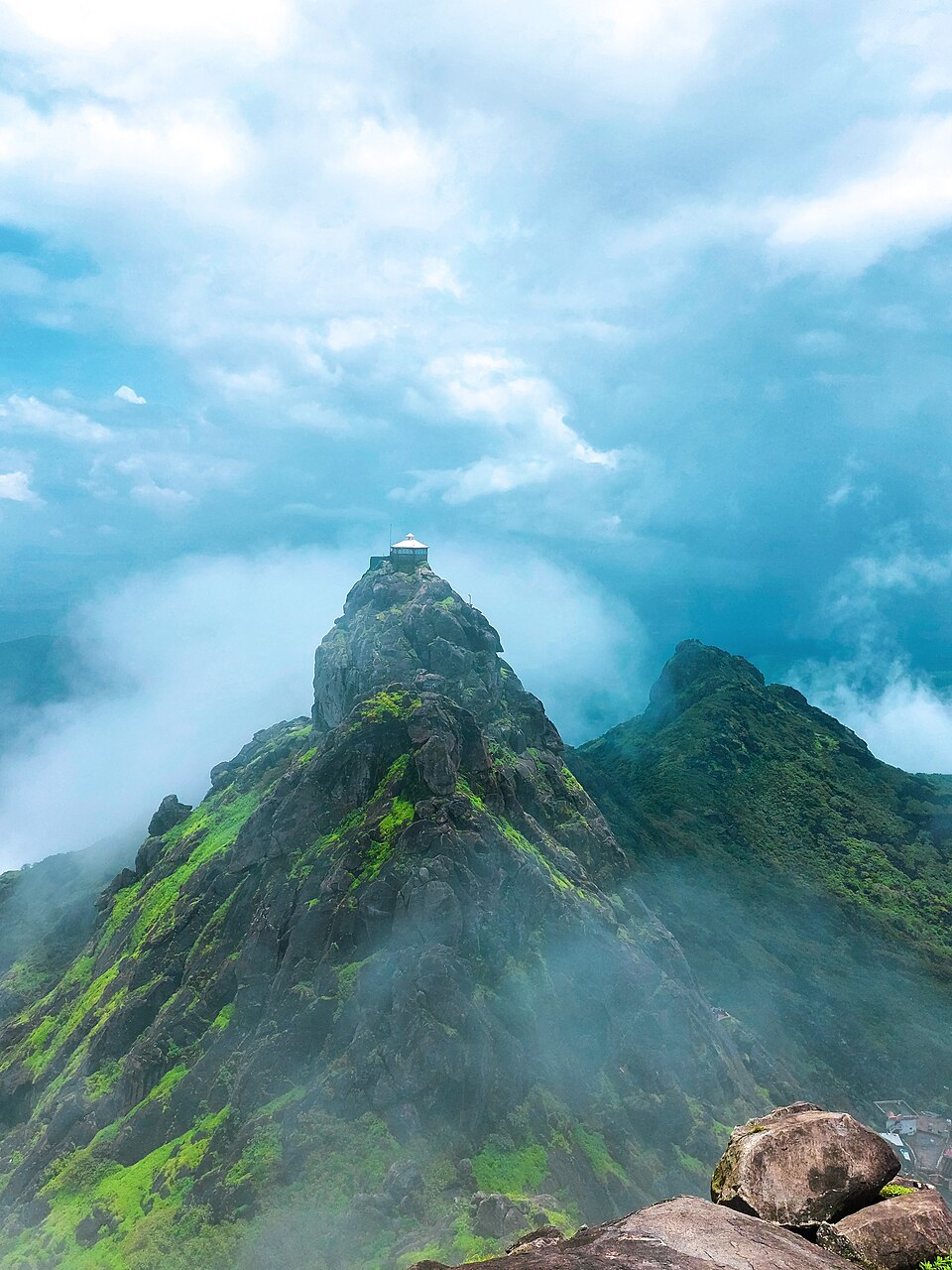 Girnar Mountain Junagadh — Hindu and Jain Pilgrimage Trek