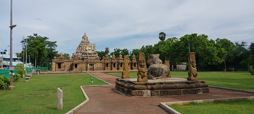 Kanchipuram Temples — City of Thousand Temples Guide